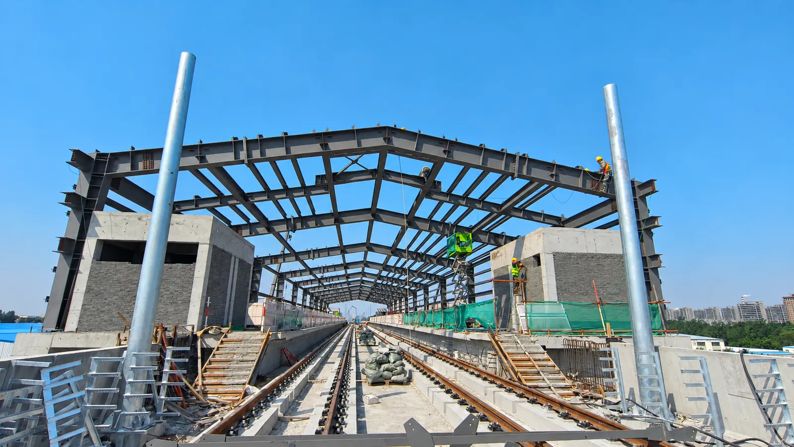 Shaped steel station frames spanning the tracks of Shenyang Metro Line 3